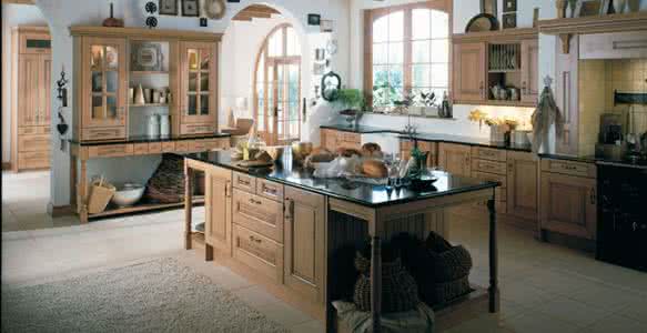 開放式廚房，油煙一來毀所有